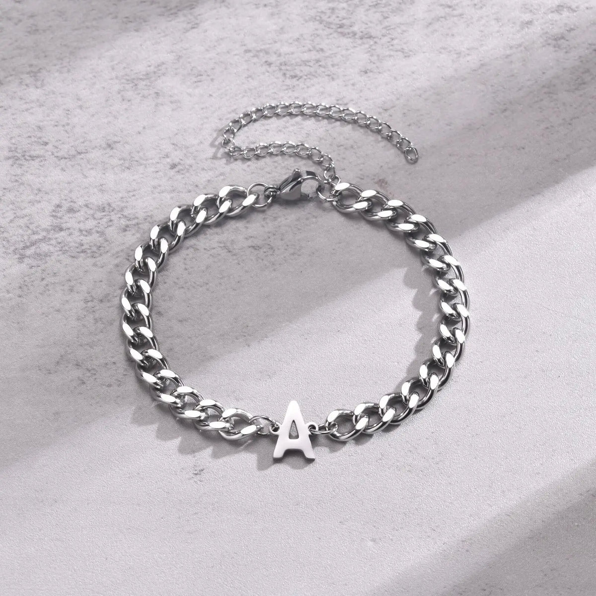 bracelet cubaine initiale cadeau original homme femme maison des emotions
