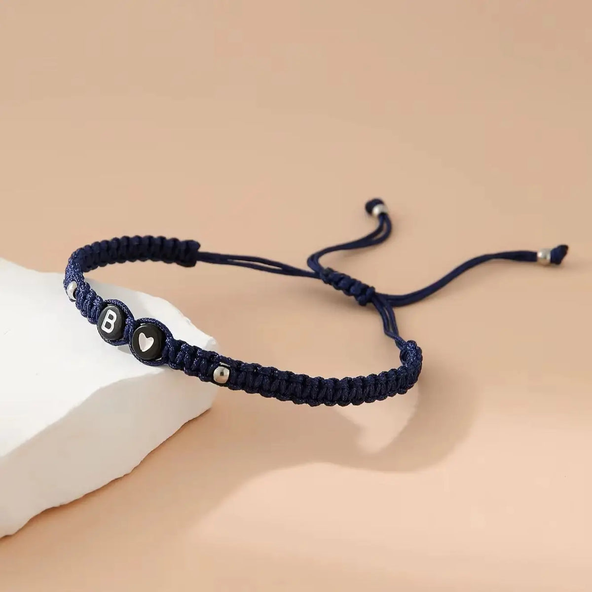 bracelet initiale coeur ajustable vue packshot maison des emotions
