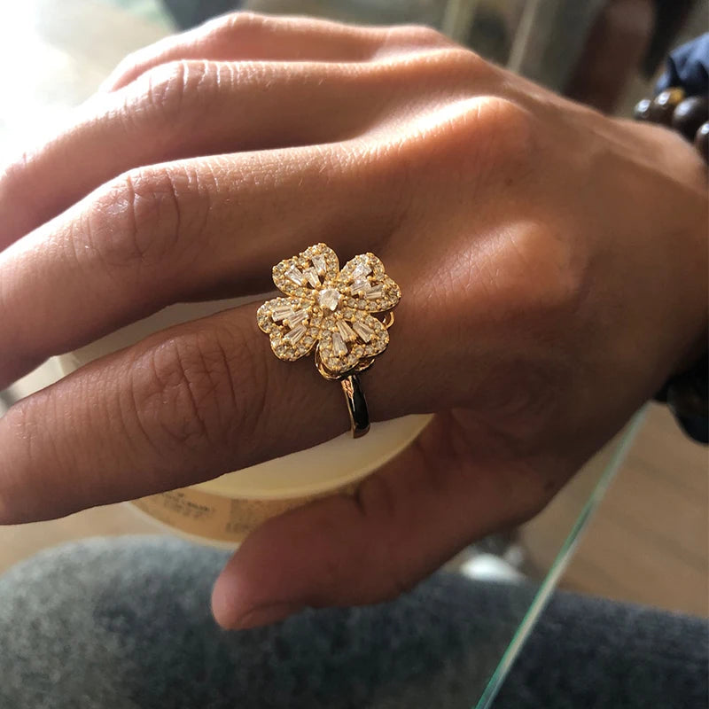 bague spinner trefle doree portee au doigt femme cadeau