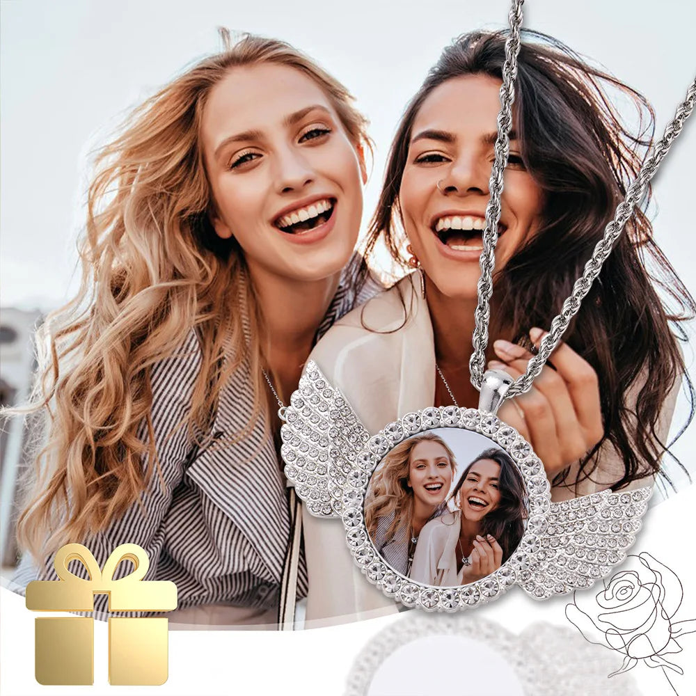 detail pendentif ailes ange photo personnalisee collier souvenir