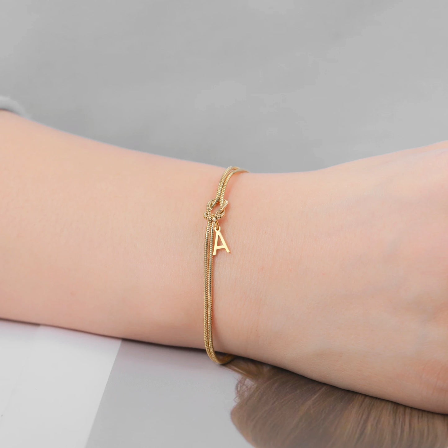 bracelet love knot initiale a-z plusieurs lettres dore argente