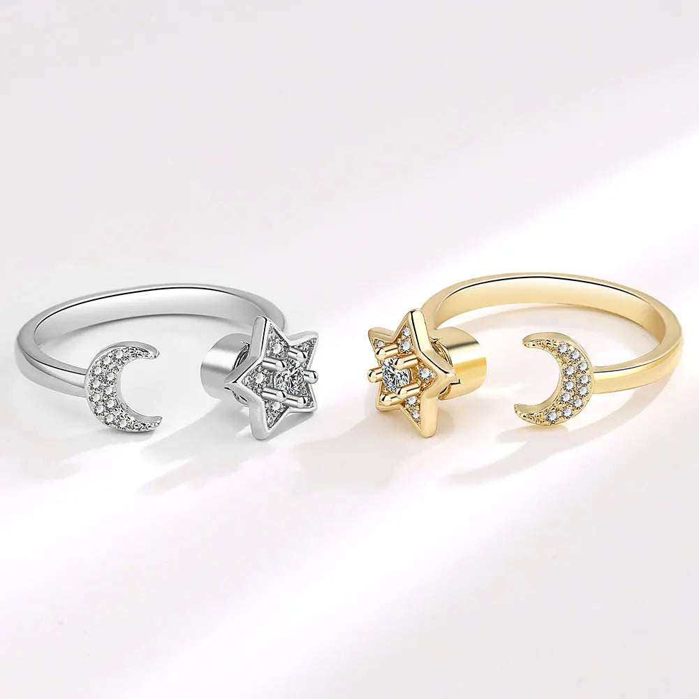 bague lune etoiles portee au doigt femme cadeau bijou