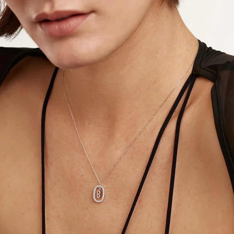 collier initiale argent 925 porte au cou femme cadeau elegant